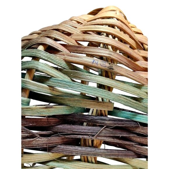 Primitive Handwoven Wicker Butt Basket With Handle-Some Loose Wicker Threads - Picture 12 of 13